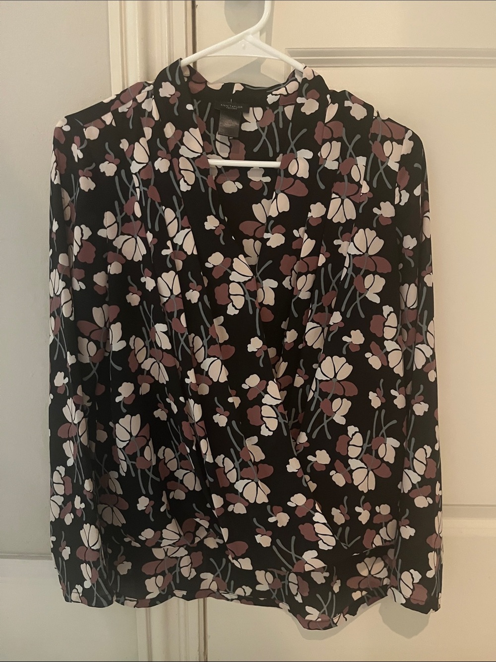 Ann Taylor Black Floral Surplice Long-Sleeve Blouse
